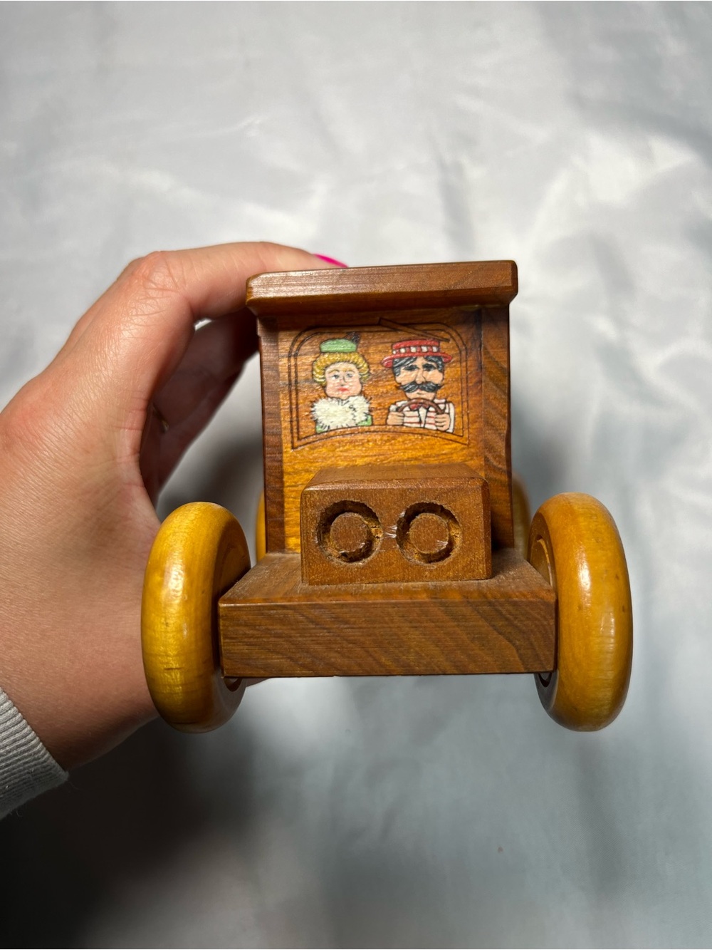 Vintage 1978 Toystalgia Rolling Wooden Coin Bank Toy Family Buggy Golden Valley - Picture 3 of 7